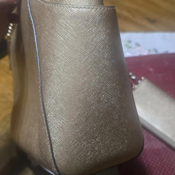 Michael Kors Gold Women's Bag and Wallet Set - Picture 4 of 9